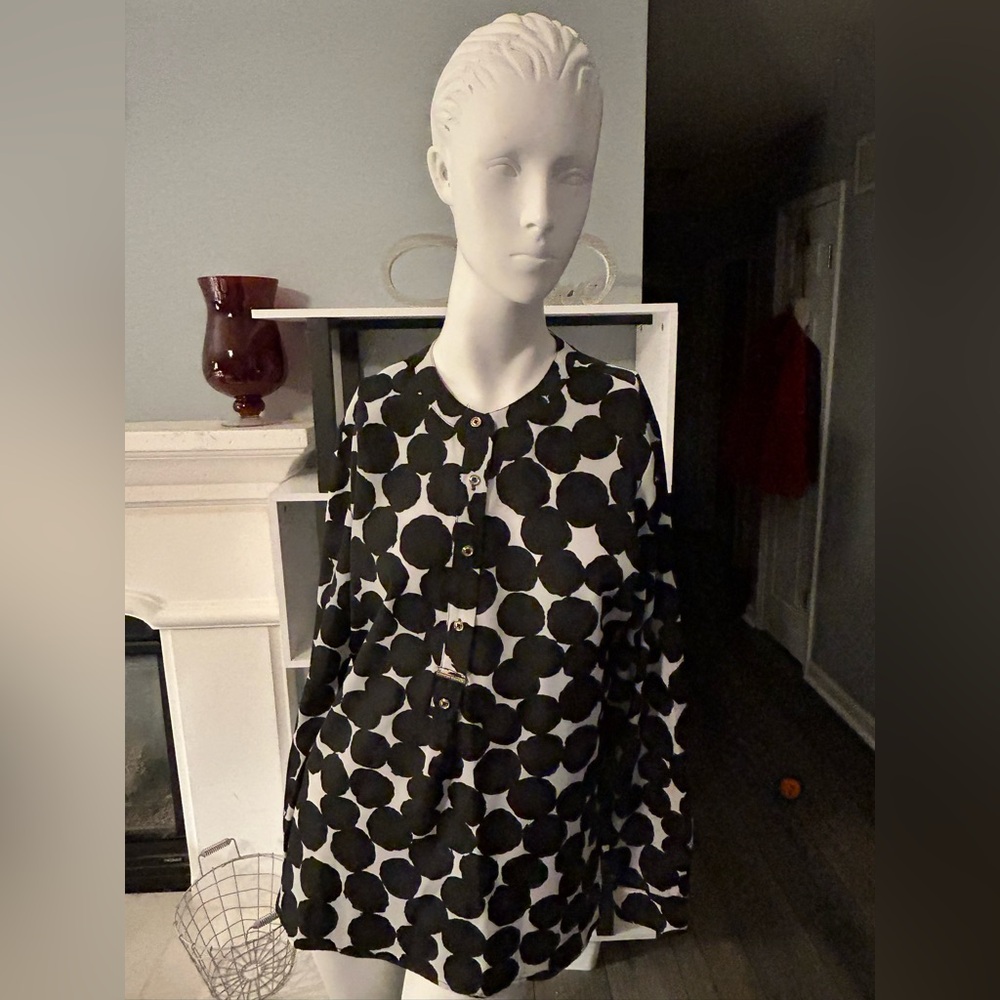 Anne Klein Black And White Polka Dot Long Sleeve Tunic Blouse. Size-12.excellent